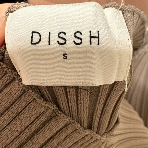 Dissh Pleated Maxi in Olive Green. Size Small. Super stretchy and comfortable! - Picture 4 of 4